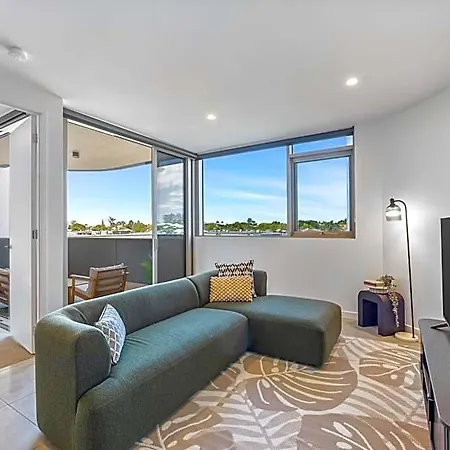 3br Family - King Beds, Parking & Views *