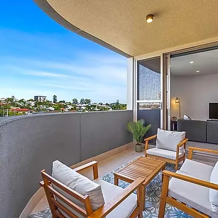 3br Family - King Beds, Parking & Views