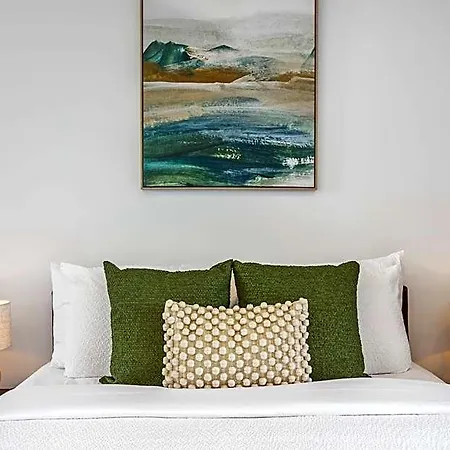 3br Family - King Beds, Parking & Views * Brisbane