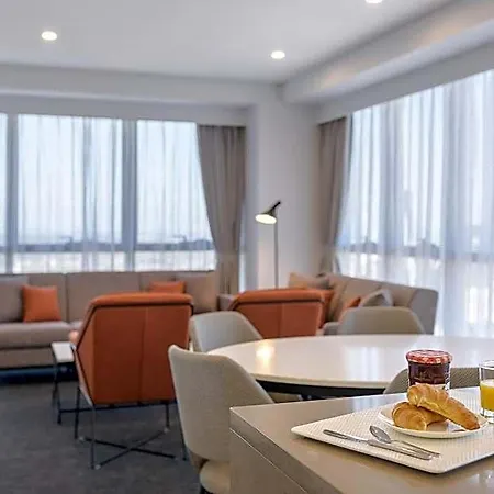 Hotel Meriton Herschel Street, 5*