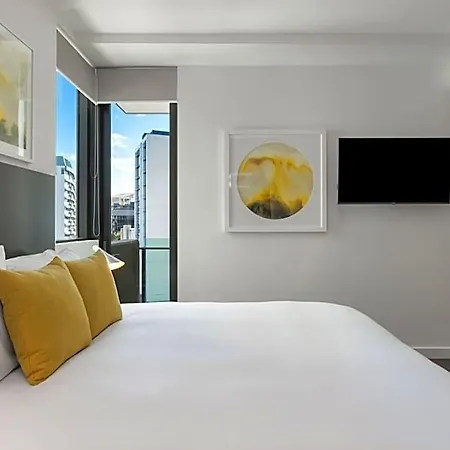 Quattro On Astor Aparthotel 4*