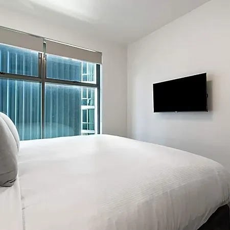 Quattro On Astor Aparthotel 4*