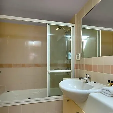 Aparthotel The Sedgebrook On Leichhardt 4*