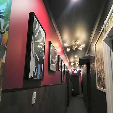 Hostel Quarters *