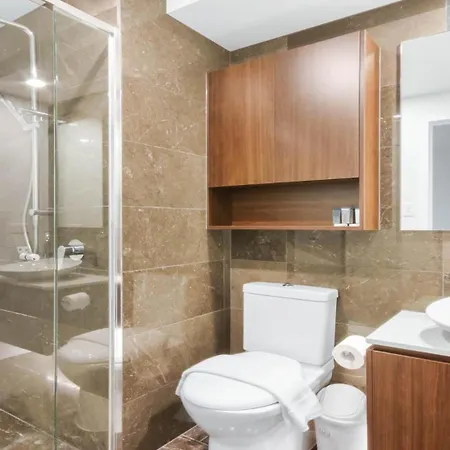Apartment Luxury 1 Bedroom Retreat In With Pool And Gym Brisbane