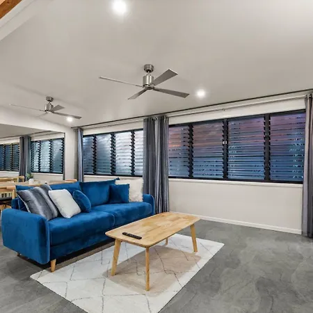 Kozyguru | Spring Hill | 2 Bed 2.5 Bath Holiday home