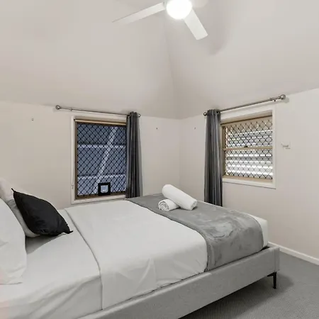 Holiday home Kozyguru | Spring Hill | 2 Bed 2.5 Bath *