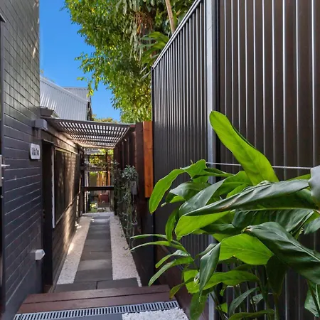 Kozyguru | Spring Hill | Cosy 1 Bed1bath Brisbane