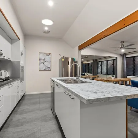 Kozyguru | Spring Hill | 2 Bed 2.5 Bath Holiday home