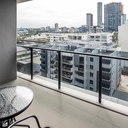 Serain Residences At One Apartment *