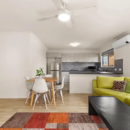 Holiday home Kozyguru | Mt Gravatt East | 3 Bed Home *