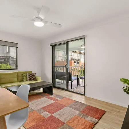 Holiday home Kozyguru | Mt Gravatt East | 3 Bed Home