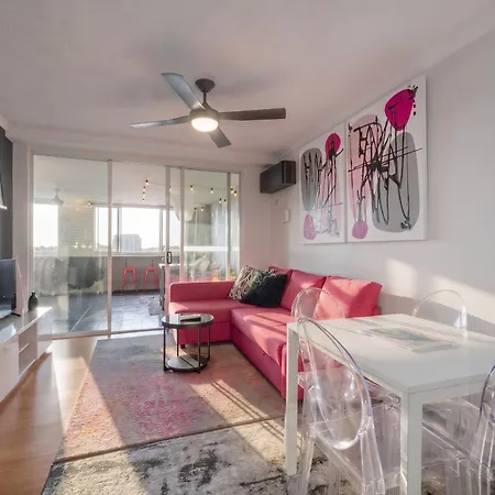 Retro Chic Vibes, Tropical Pool & Prime Location