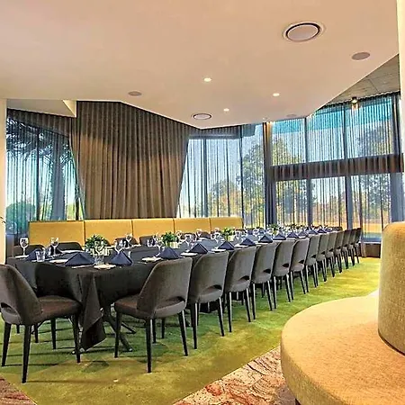 Eatons Hill Hotel
