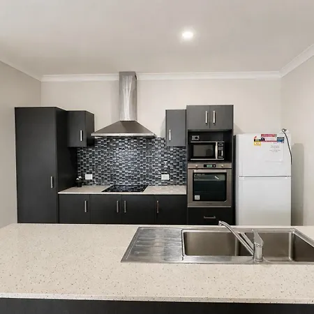 16b Peaceful Ensuite In Coopers Plains