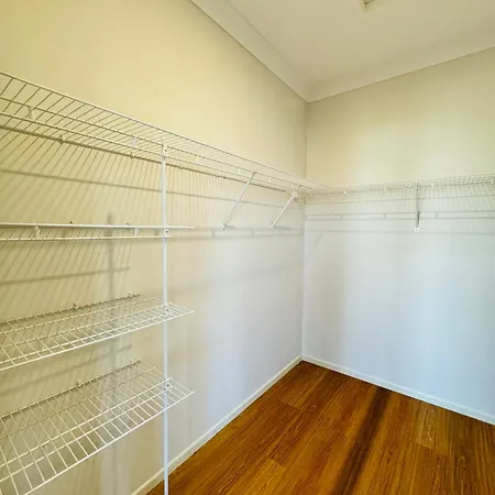 16b Peaceful Ensuite In Coopers Plains