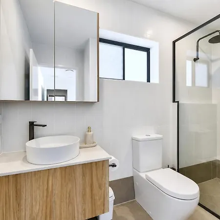 3br Floor With Parking, Ev Friendly & Views South * Brisbane