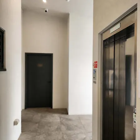 3br Floor With Parking, Ev Friendly & Views South