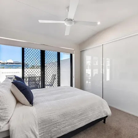 Apartment 3br Floor With Parking, Ev Friendly & Views South Brisbane
