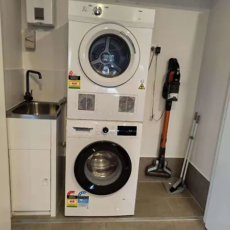 3br Floor With Parking, Ev Friendly & Views South *