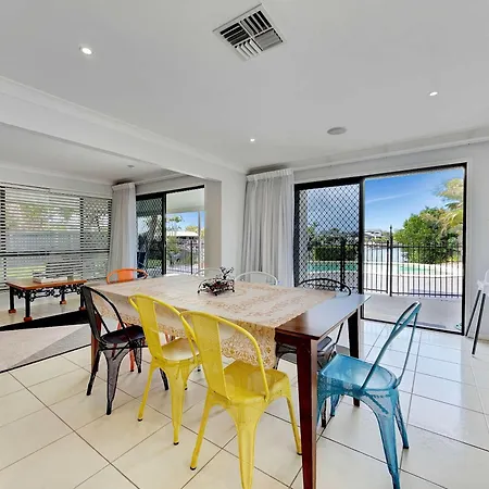 Holiday home Spacious Family & Dog-Friendly Home On The Water