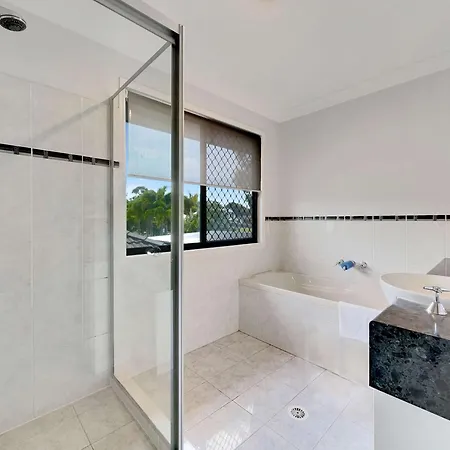 Holiday home Spacious Family & Dog-Friendly Home On The Water Brisbane