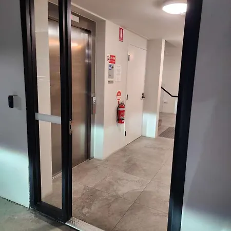 Premium 3br Floor With Parking, Ev Friendly & Views * Brisbane