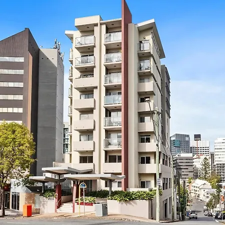 Stylish Escape Free Parking For 2 Walk To Cbd Apartment