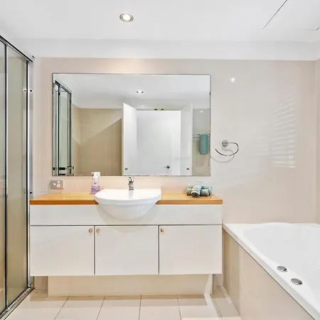 Stylish Escape Free Parking For 2 Walk To Cbd