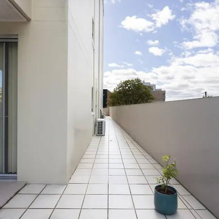 Stylish Escape Free Parking For 2 Walk To Cbd