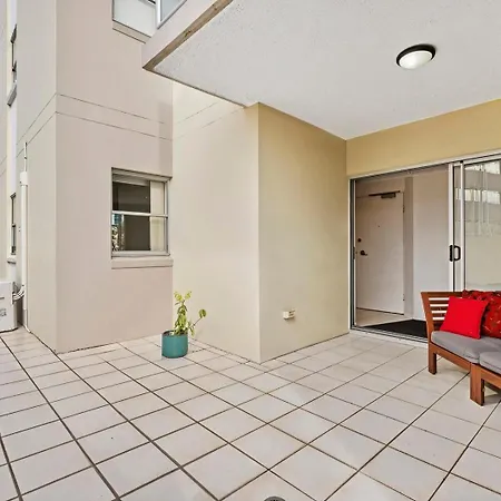 Stylish Escape Free Parking For 2 Walk To Cbd Apartment *