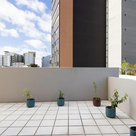 Stylish Escape Free Parking For 2 Walk To Cbd *