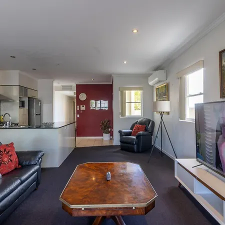Stylish Escape Free Parking For 2 Walk To Cbd