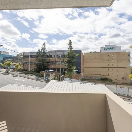 Stylish Escape Free Parking For 2 Walk To Cbd *