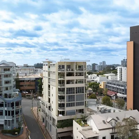 Stylish Escape Free Parking For 2 Walk To Cbd Brisbane