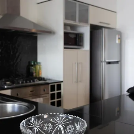 Stylish Escape Free Parking For 2 Walk To Cbd Apartment Brisbane