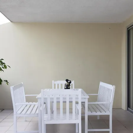 Stylish Escape Free Parking For 2 Walk To Cbd Apartment *