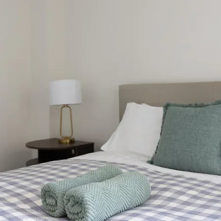 Apartment Stylish Escape Free Parking For 2 Walk To Cbd Brisbane