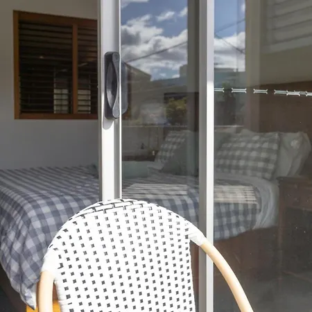 Stylish Escape Free Parking For 2 Walk To Cbd Apartment