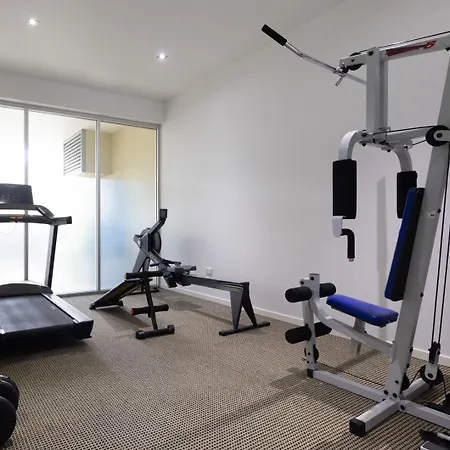 Stylish Escape Free Parking For 2 Walk To Cbd Apartment