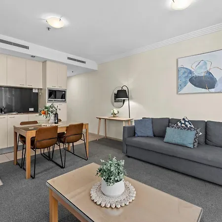 Apartment With King Bed, Pool, Gym And Sauna