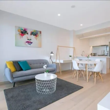 Bright Cbd 2 Bedroom Resort-style Escape Apartment Brisbane