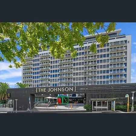 Bright Cbd 2 Bedroom Resort-style Escape * Brisbane