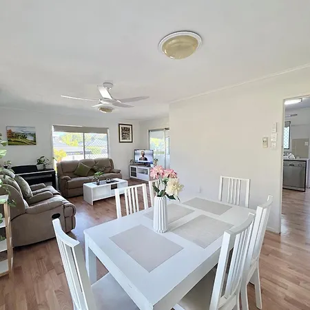 Guest house Welcome To Your Leafy Retreat In Graceville