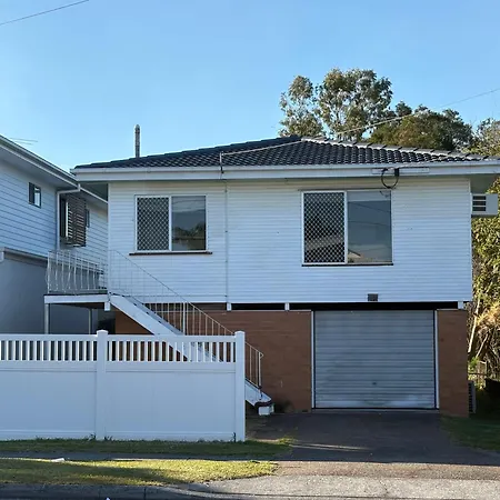 Welcome To Your Leafy Retreat In Graceville 3* Brisbane