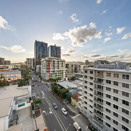 Cityside One Bedroom Getaway In South Apartment *