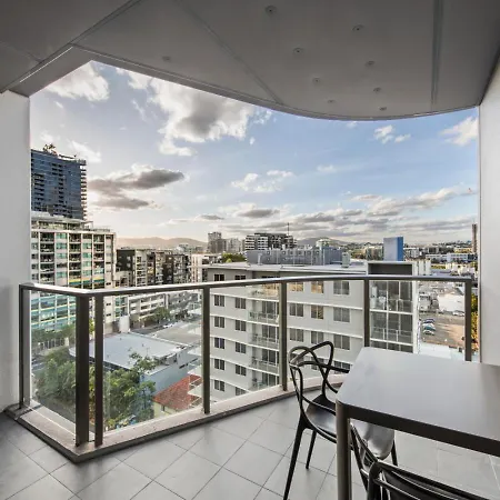Cityside One Bedroom Getaway In South Apartment