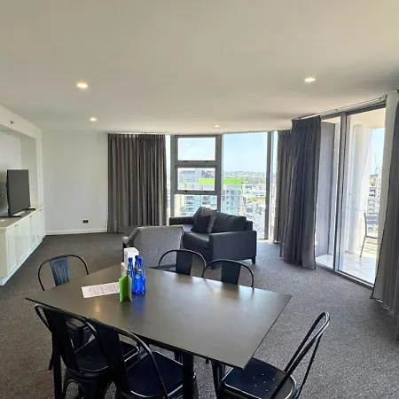 Contemporary 3br Getaway In Cbd *