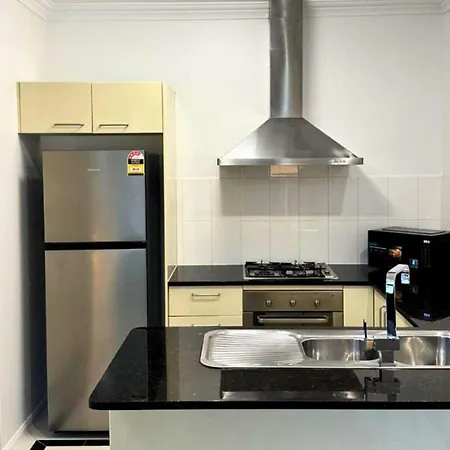 Luxury 2 Bedroom Retreat With Pool And Gym Access Brisbane