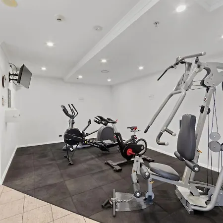 Sophisticated 3br At Brisbane